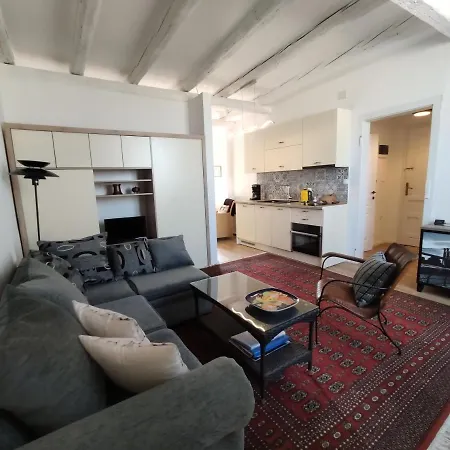 View 아파트 풀라